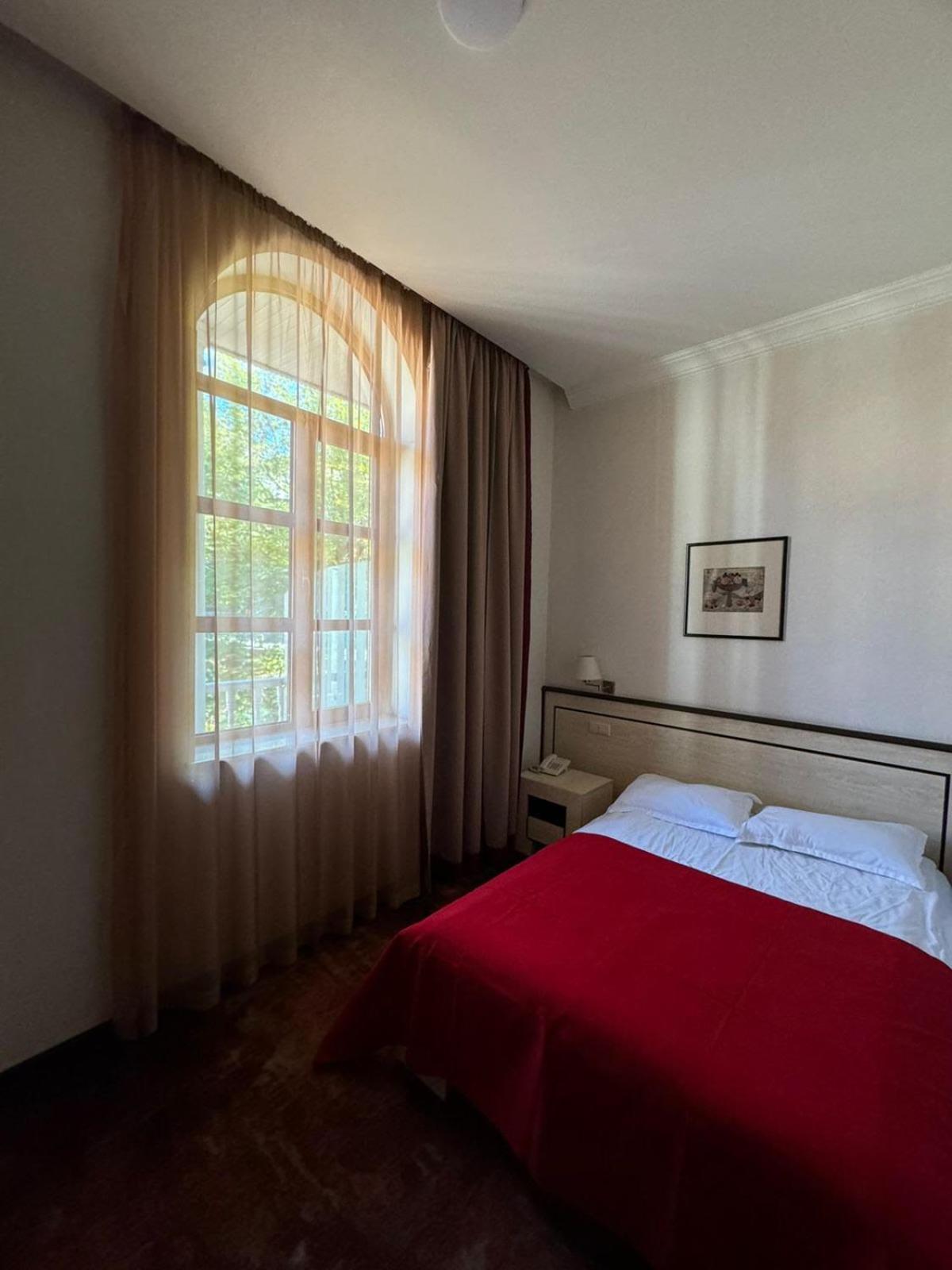 Hotel Rike Park Тбілісі Екстер'єр фото