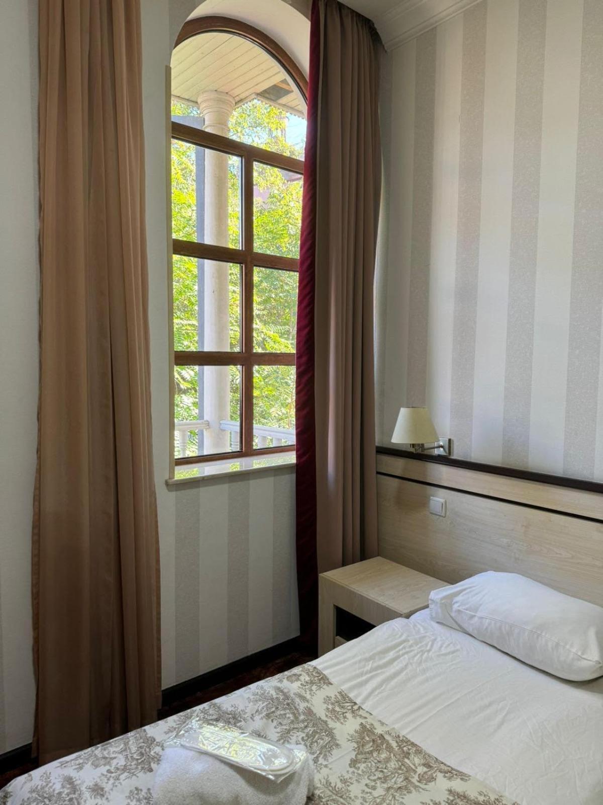 Hotel Rike Park Тбілісі Екстер'єр фото