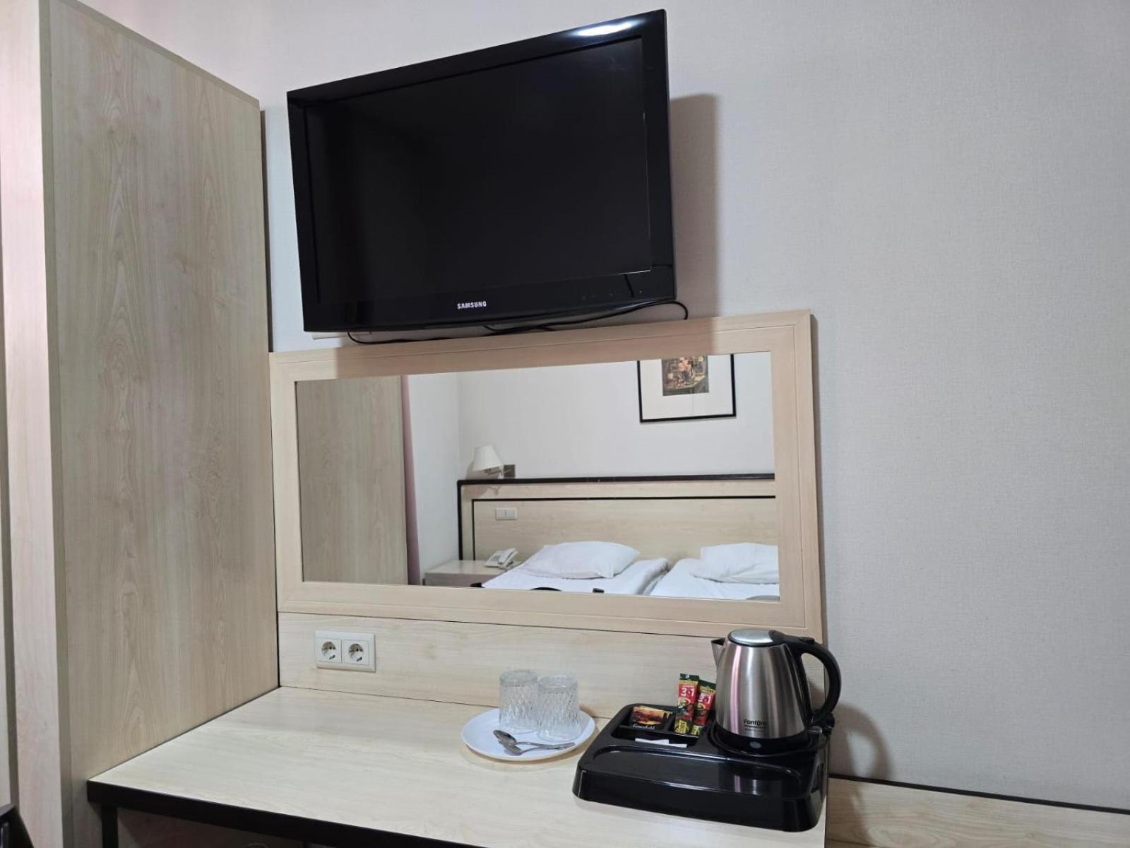 Hotel Rike Park Тбілісі Екстер'єр фото