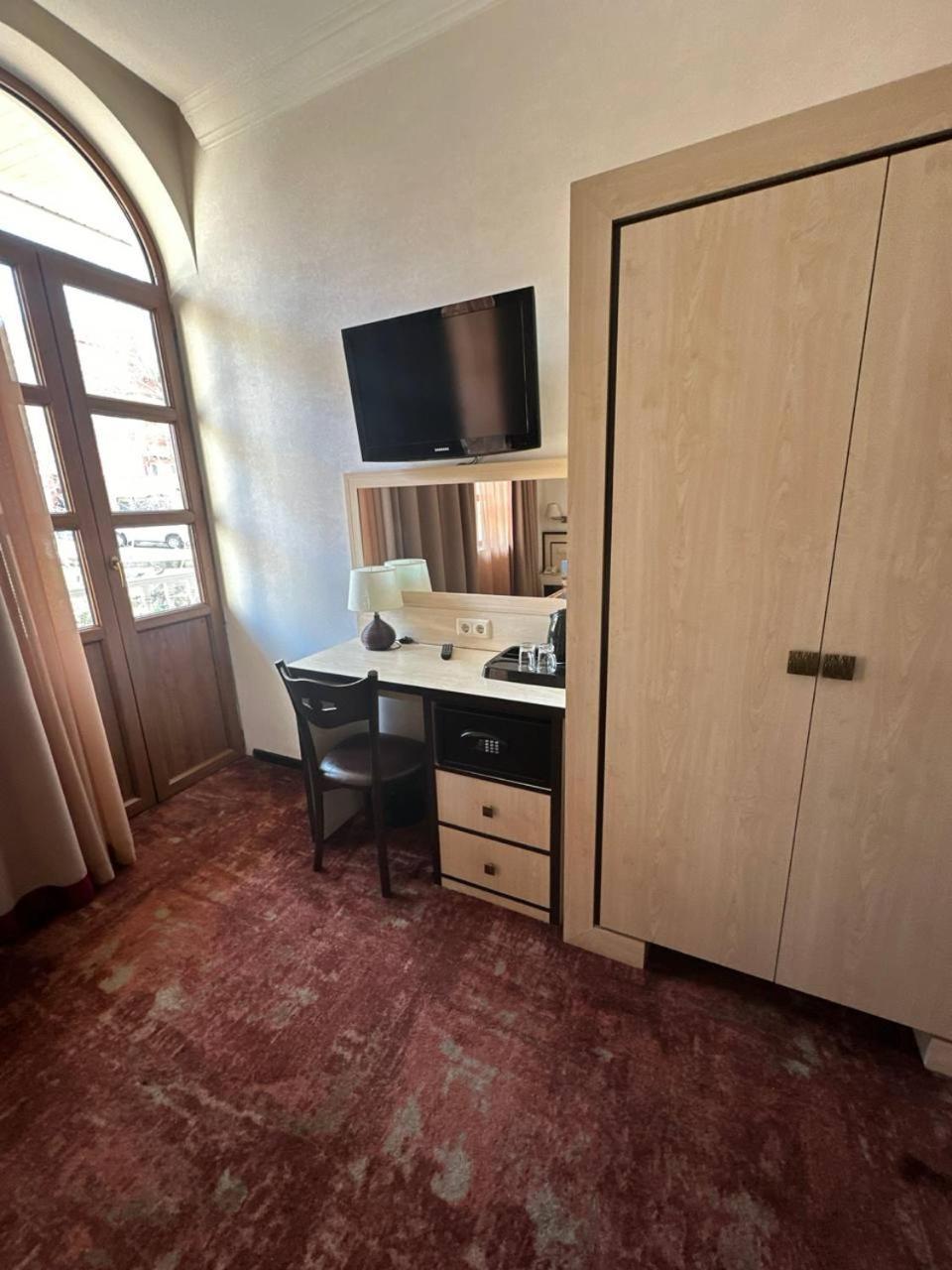 Hotel Rike Park Тбілісі Екстер'єр фото