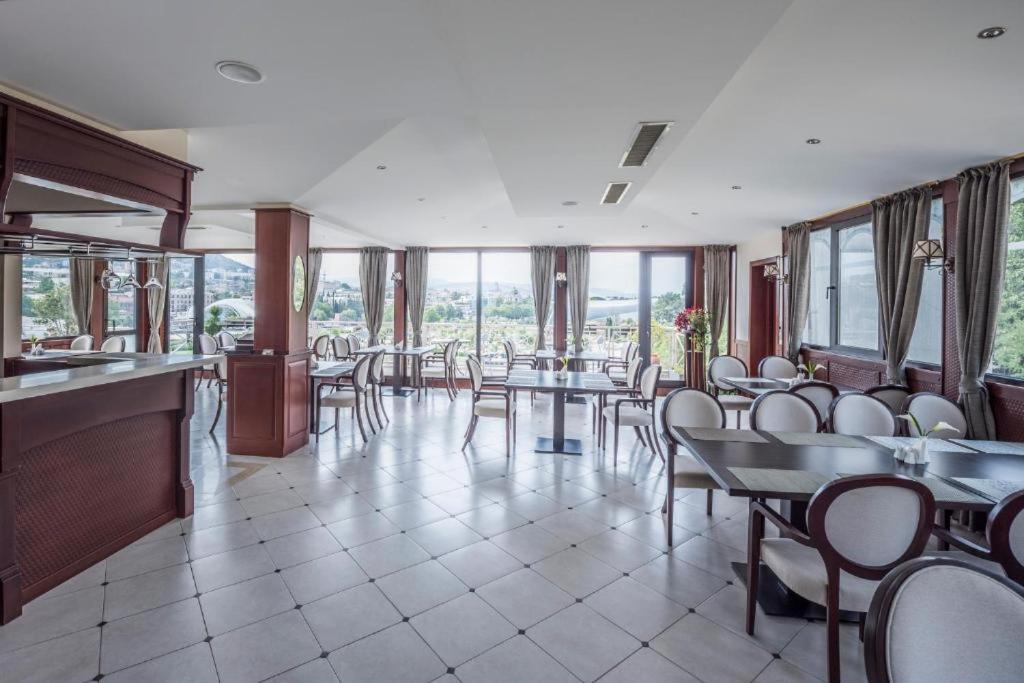 Hotel Rike Park Тбілісі Екстер'єр фото