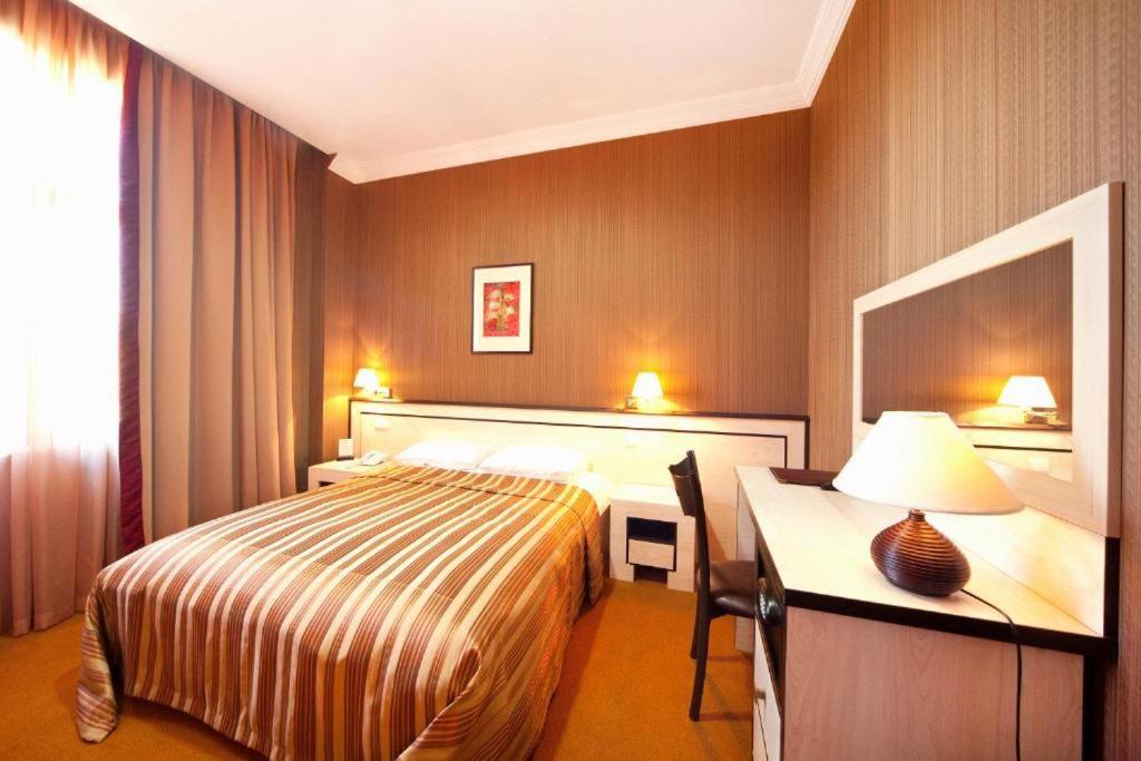 Hotel Rike Park Тбілісі Екстер'єр фото