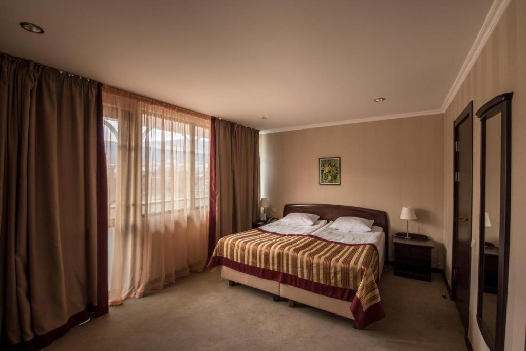 Hotel Rike Park Тбілісі Екстер'єр фото